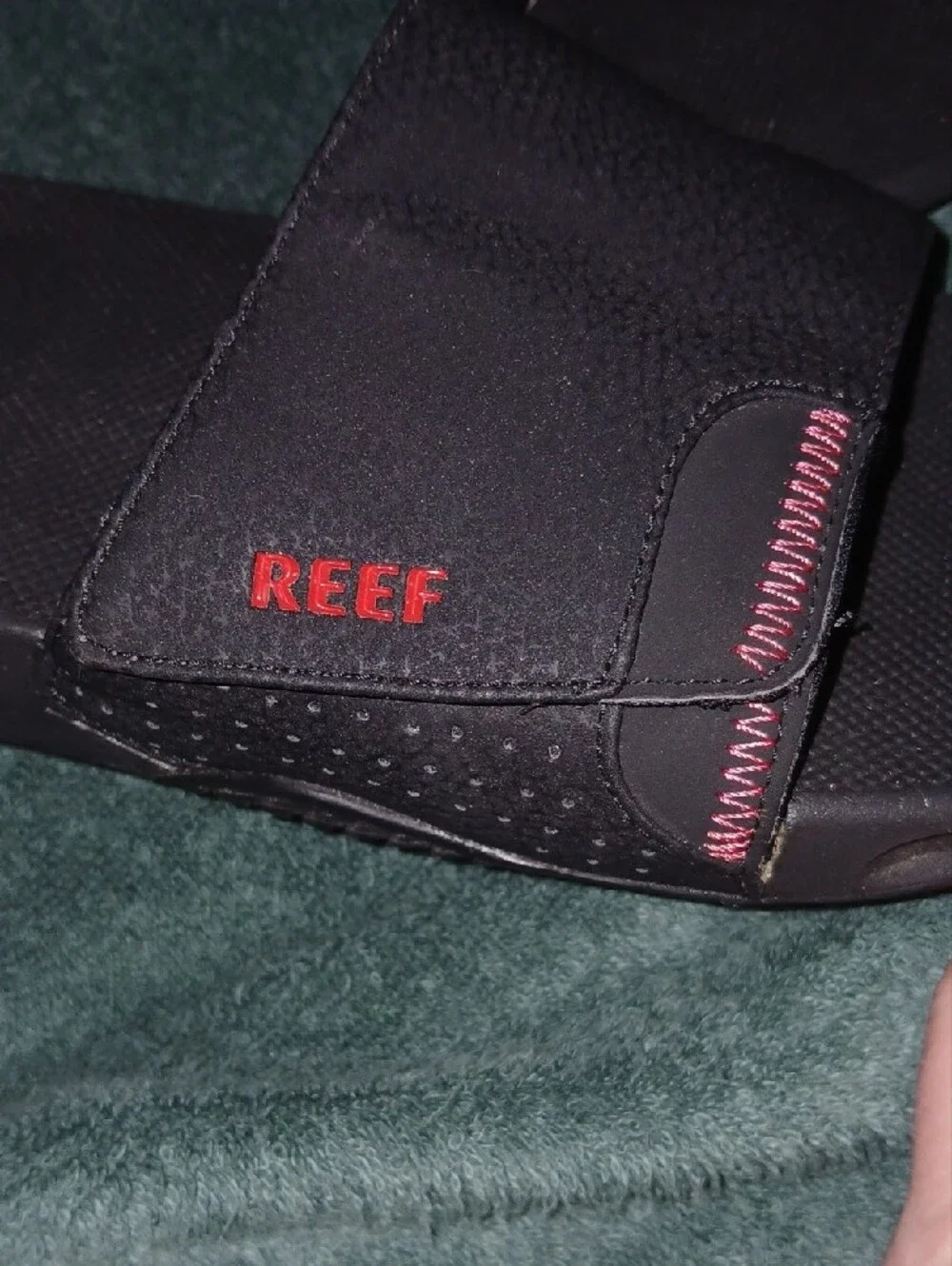 Reef Men’s Black & Red Fanning Slide Sandals Built In Bottle Opener Sz: 10